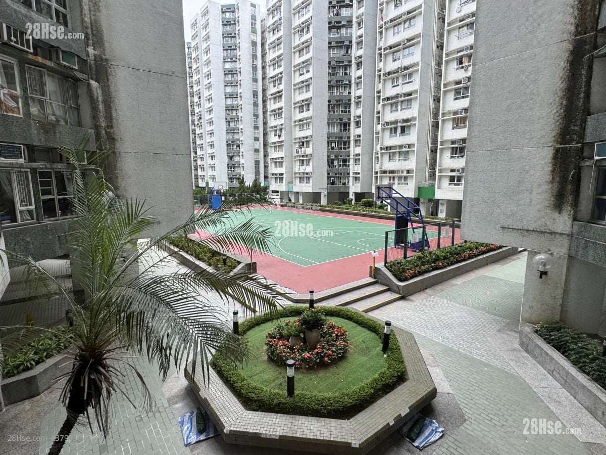 Whampoa Garden Sell 2 Bedrooms , 1 Bathroom 389 ft²