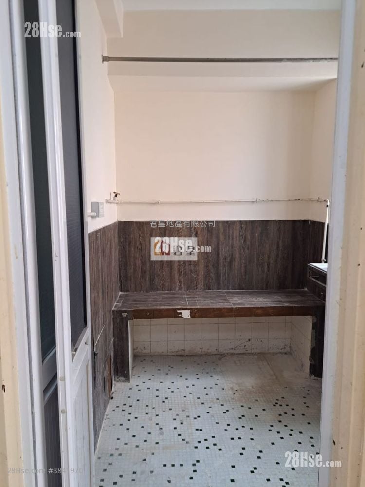 Tenement House Rental Studio , 1 Bathroom 220 ft²