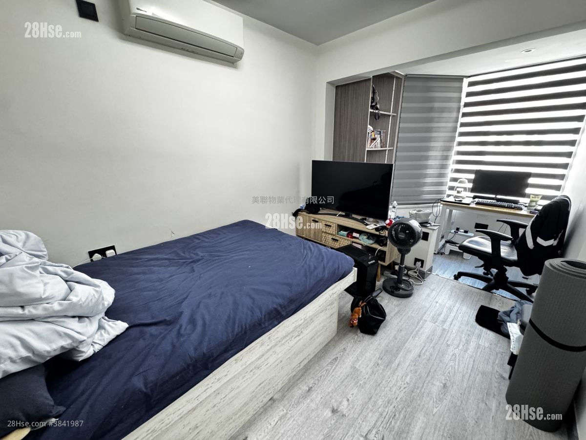 Maple Garden Sell 3 Bedrooms , 3 Bathrooms 698 ft²