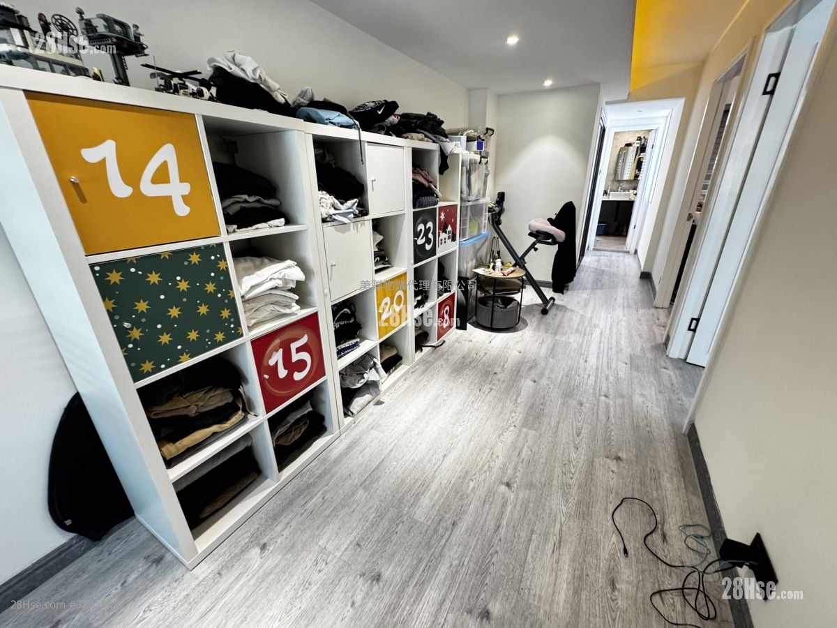 Maple Garden Sell 3 Bedrooms , 3 Bathrooms 698 ft²