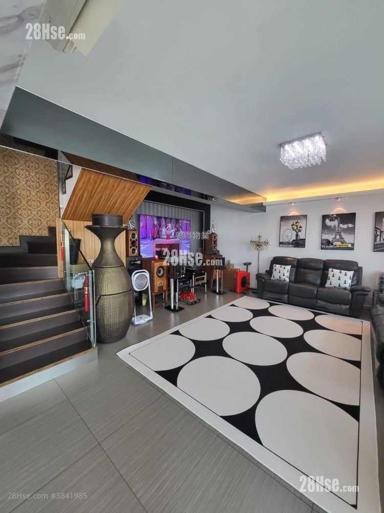 Greenfield Court Sell 3 Bedrooms , 2 Bathrooms 1,143 ft²