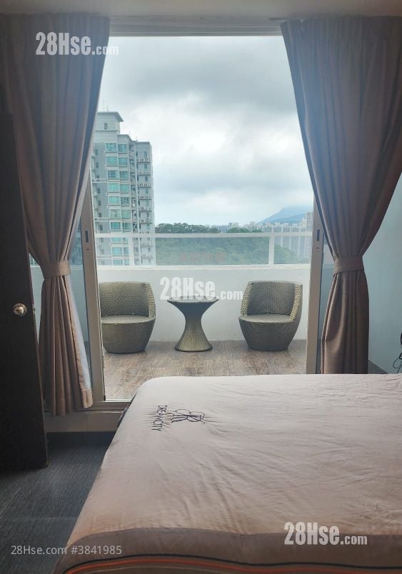 Greenfield Court Sell 3 Bedrooms , 2 Bathrooms 1,143 ft²