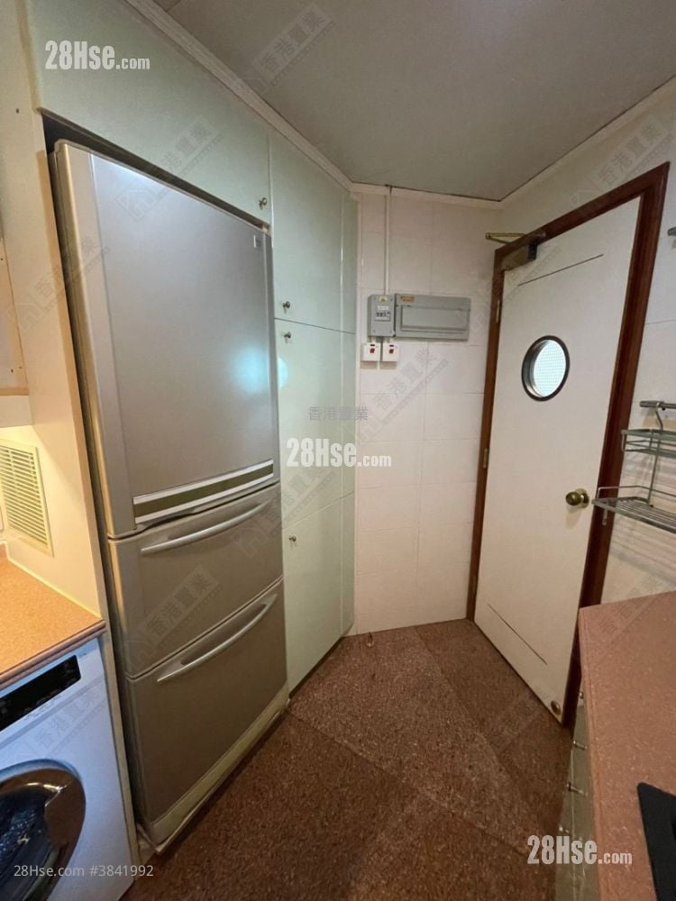 The Metro City Sell 3 Bedrooms , 2 Bathrooms 644 ft²