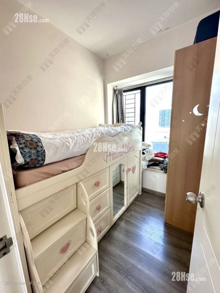 Chelsea Court Sell 4 Bedrooms 722 ft²