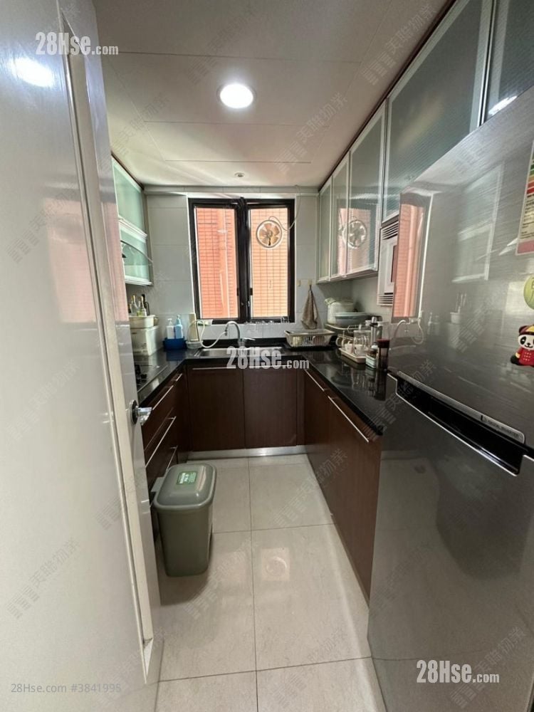Chelsea Court Sell 4 Bedrooms 722 ft²