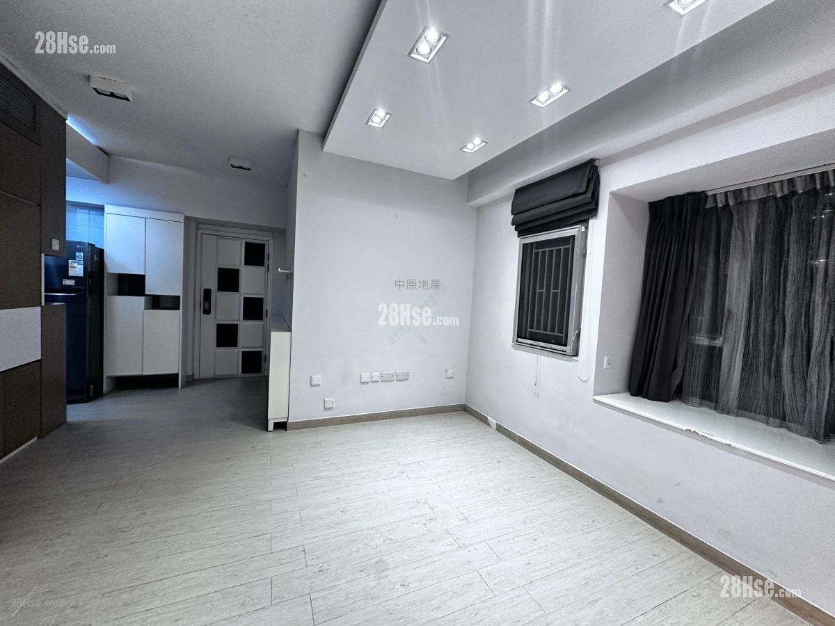 Tai Po Centre Sell 2 Bedrooms 451 ft²