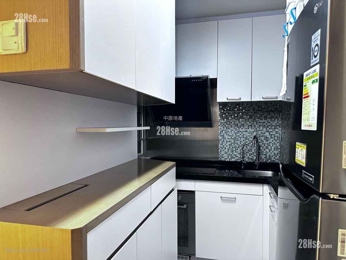 Tai Po Centre Sell 2 Bedrooms 451 ft²