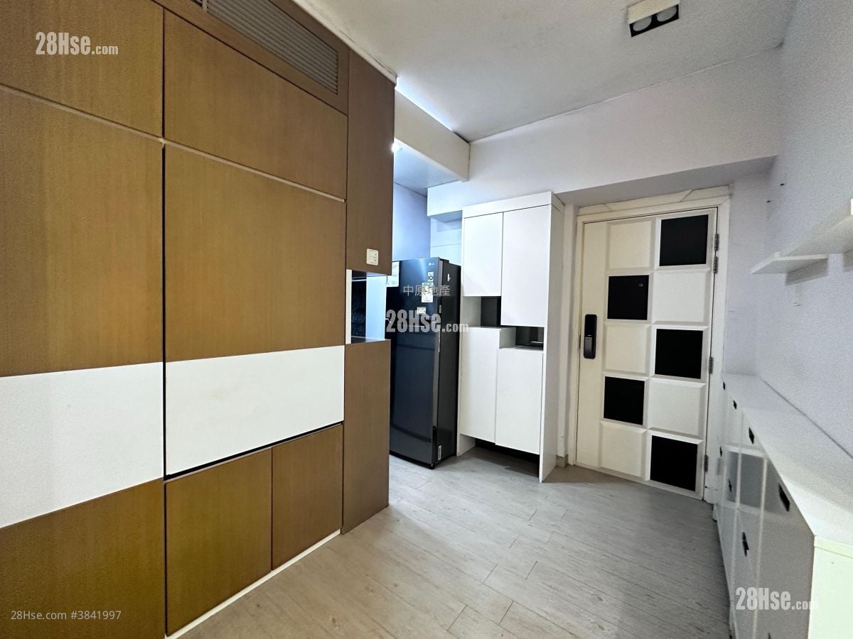 Tai Po Centre Sell 2 Bedrooms 451 ft²