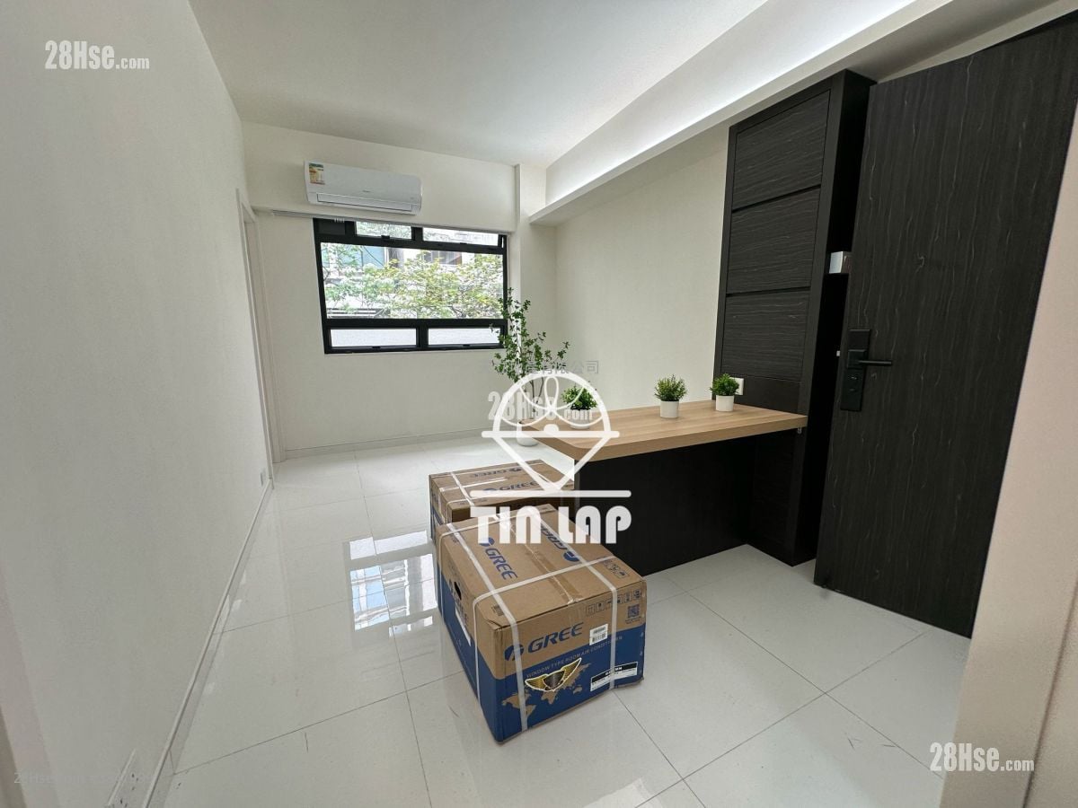 Kamcourt Building Sell 2 Bedrooms , 1 Bathroom 355 ft²