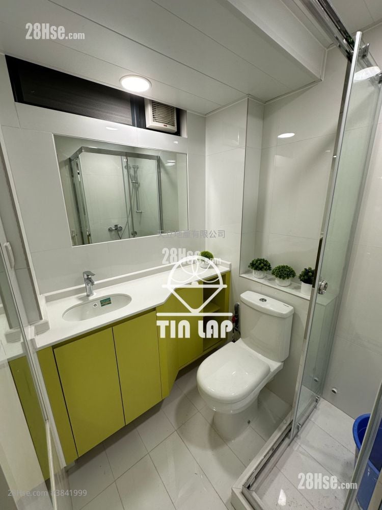 Kamcourt Building Sell 2 Bedrooms , 1 Bathroom 355 ft²