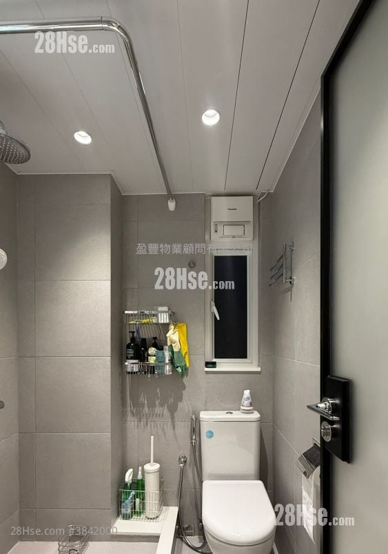 Cheong Ip Building Sell 2 Bedrooms , 1 Bathroom 369 ft²