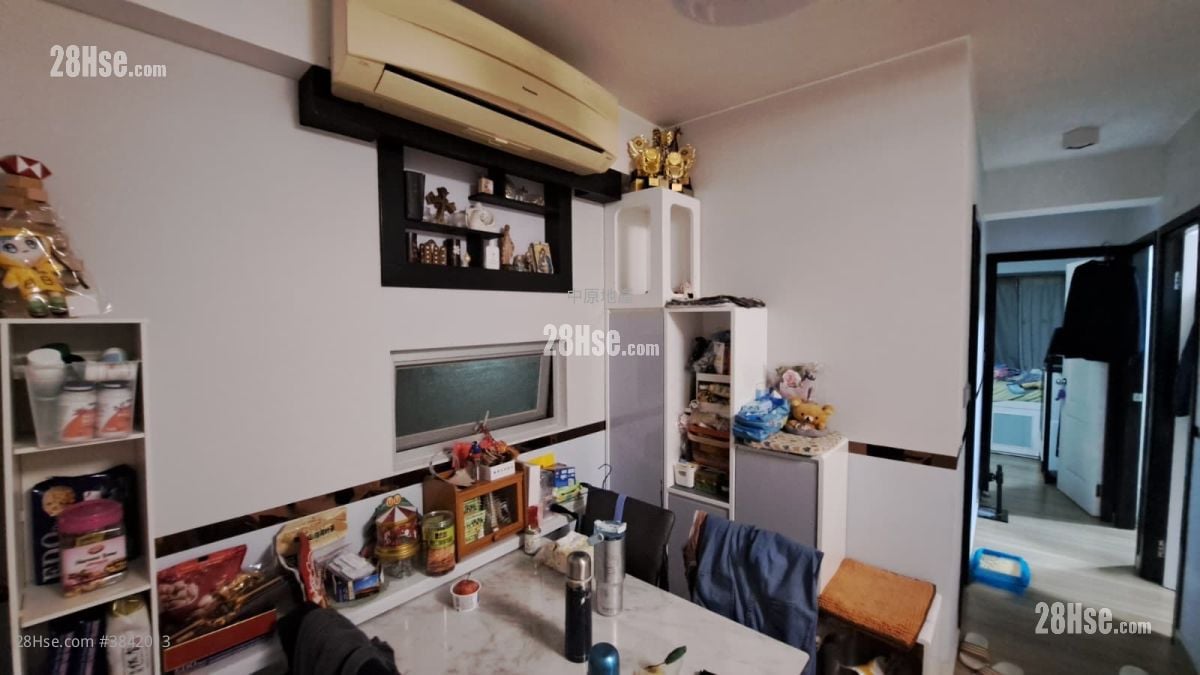 living room: Metro Harbour View Sell 1 Bathroom 485 ft²
