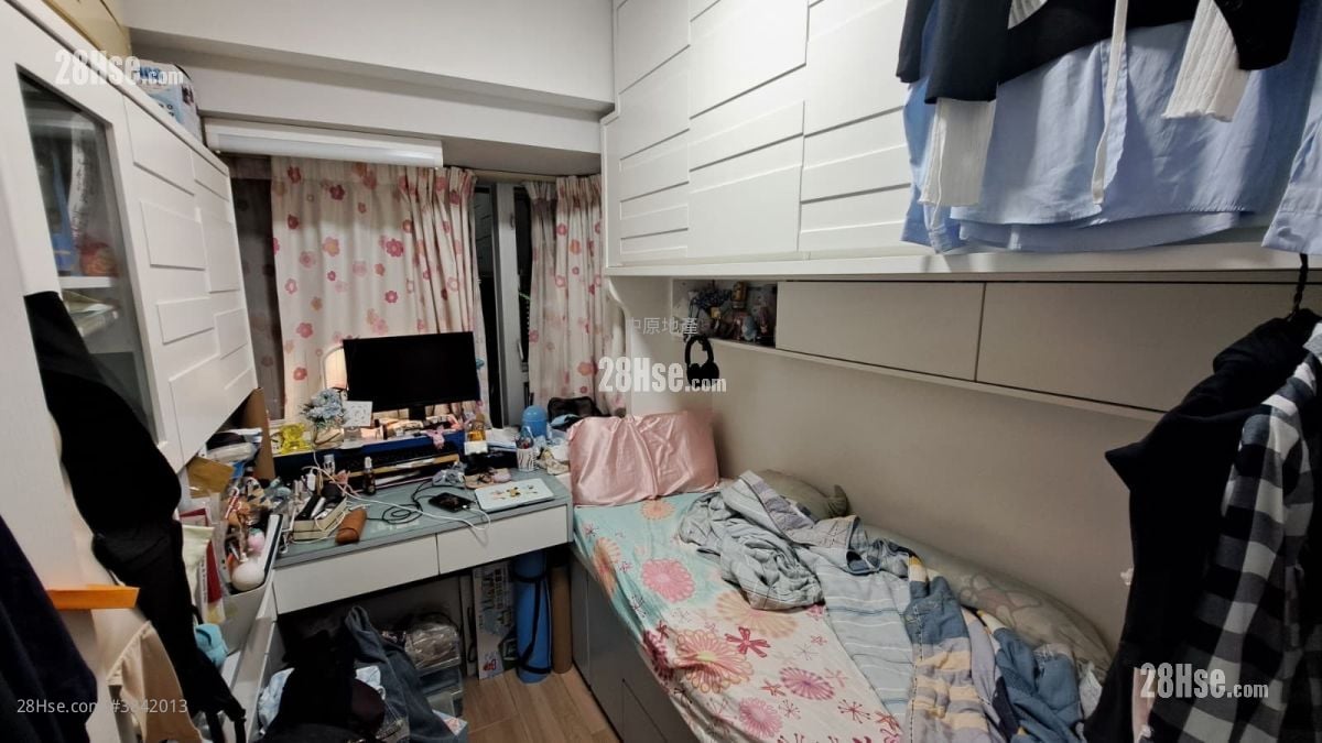 bedroom 1: Metro Harbour View Sell 1 Bathroom 485 ft²