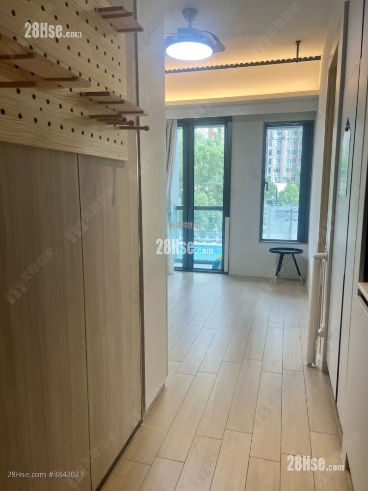 One Innovale Rental 2 Bedrooms , 2 Bathrooms 457 ft²