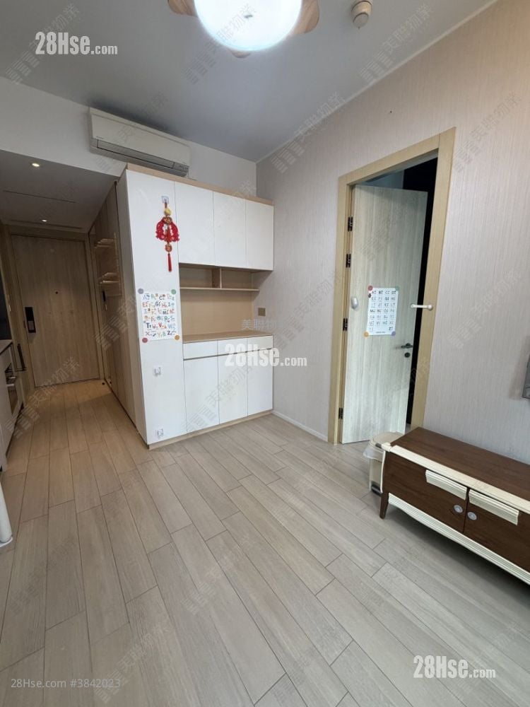 One Innovale Rental 2 Bedrooms , 2 Bathrooms 457 ft²