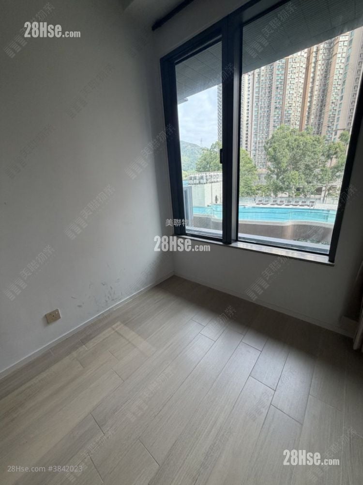 One Innovale Rental 2 Bedrooms , 2 Bathrooms 457 ft²