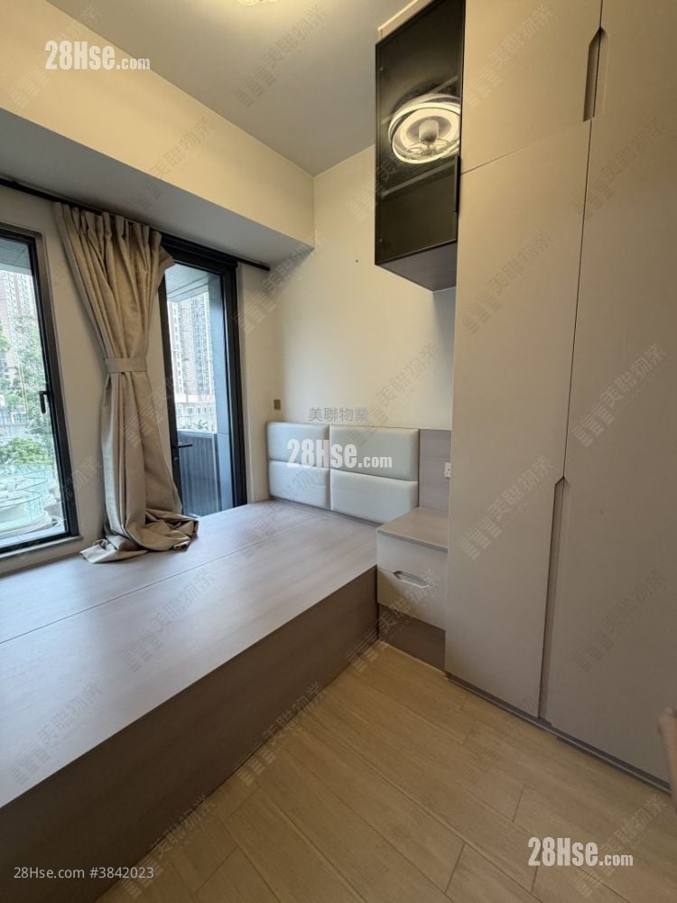 One Innovale Rental 2 Bedrooms , 2 Bathrooms 457 ft²