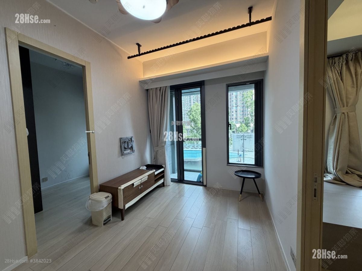 One Innovale Rental 2 Bedrooms , 2 Bathrooms 457 ft²