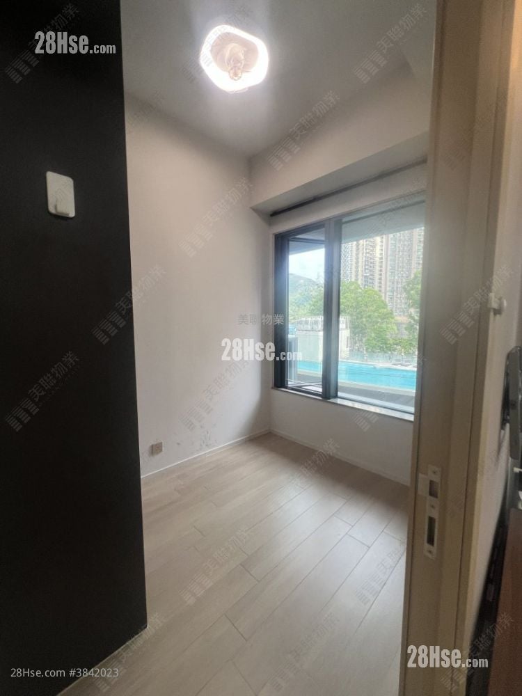 One Innovale Rental 2 Bedrooms , 2 Bathrooms 457 ft²