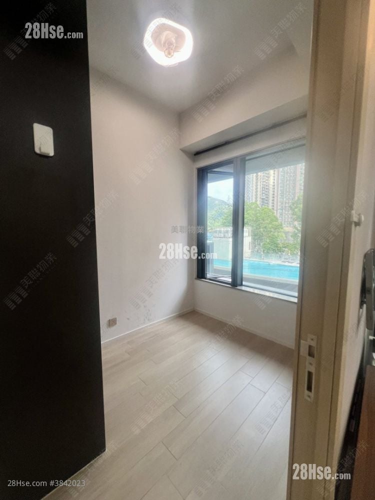 One Innovale Rental 2 Bedrooms , 2 Bathrooms 457 ft²