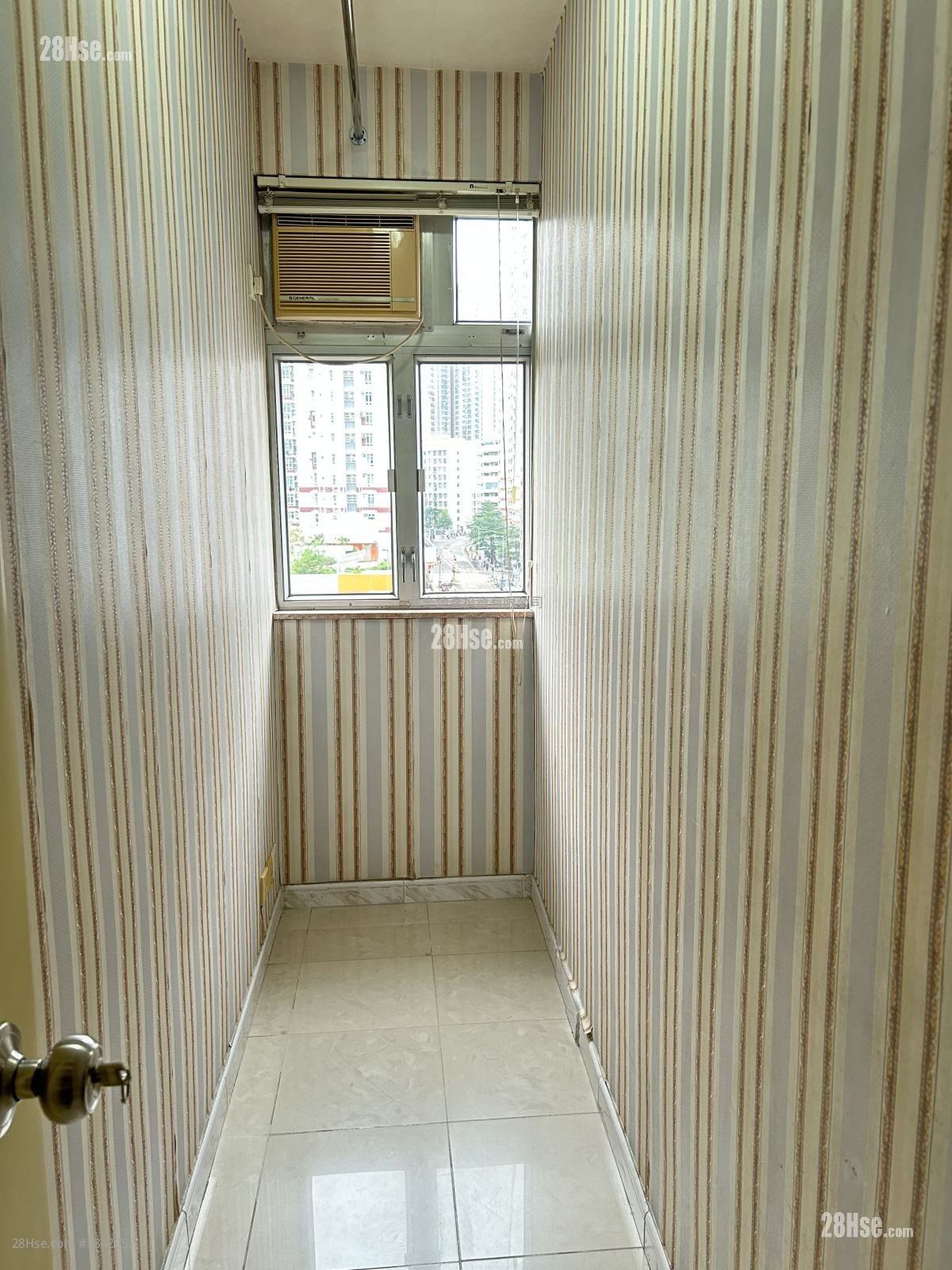 建新大厦 售盘 4 房 , 2 浴室 1,025 平方尺