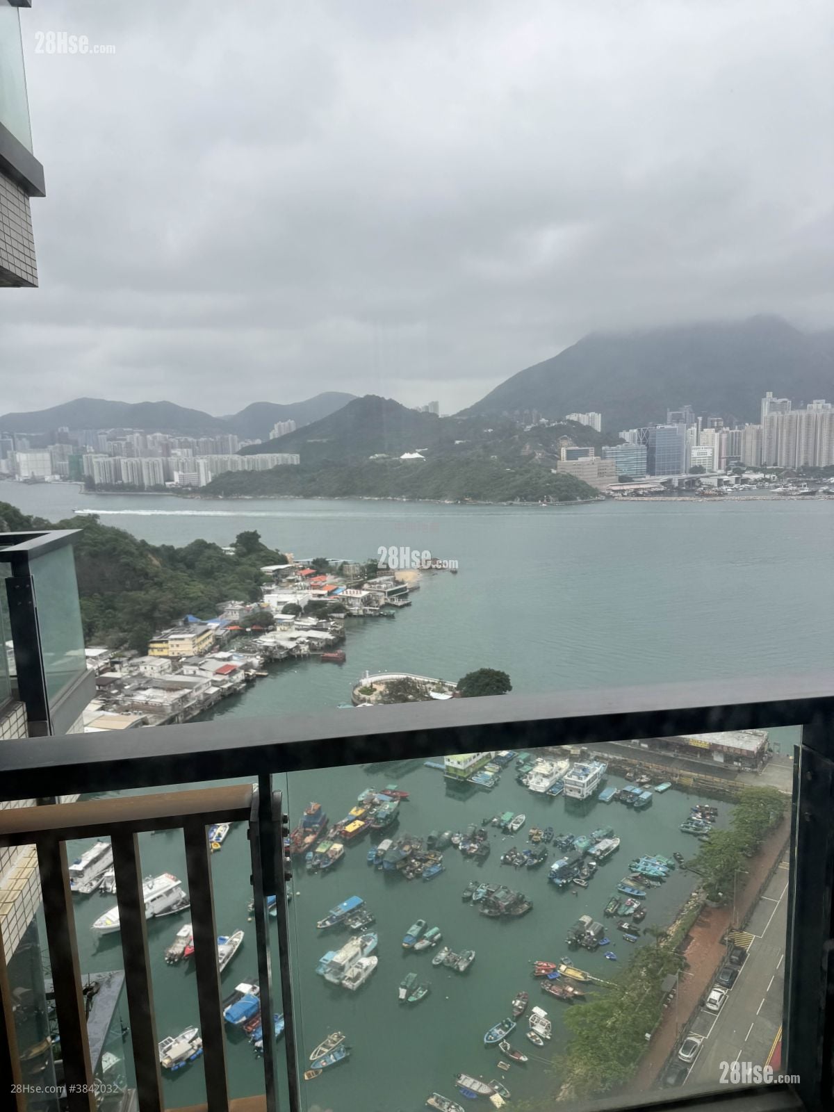 Canaryside Rental 452 ft²