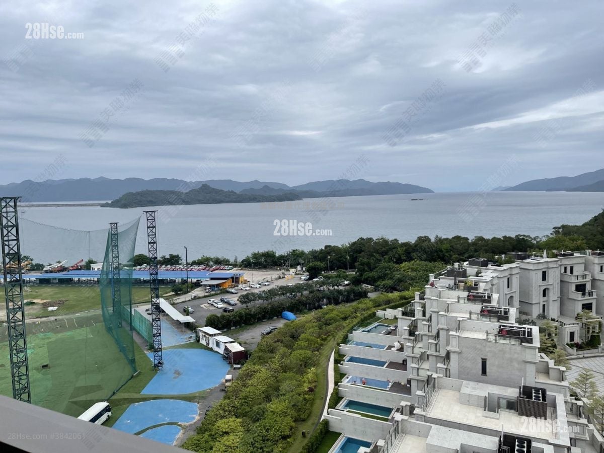 泓碧 售盘 3 房 829 平方尺