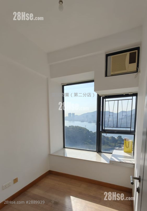 Canaryside Rental 2 Bedrooms , 2 Bathrooms 636 ft²