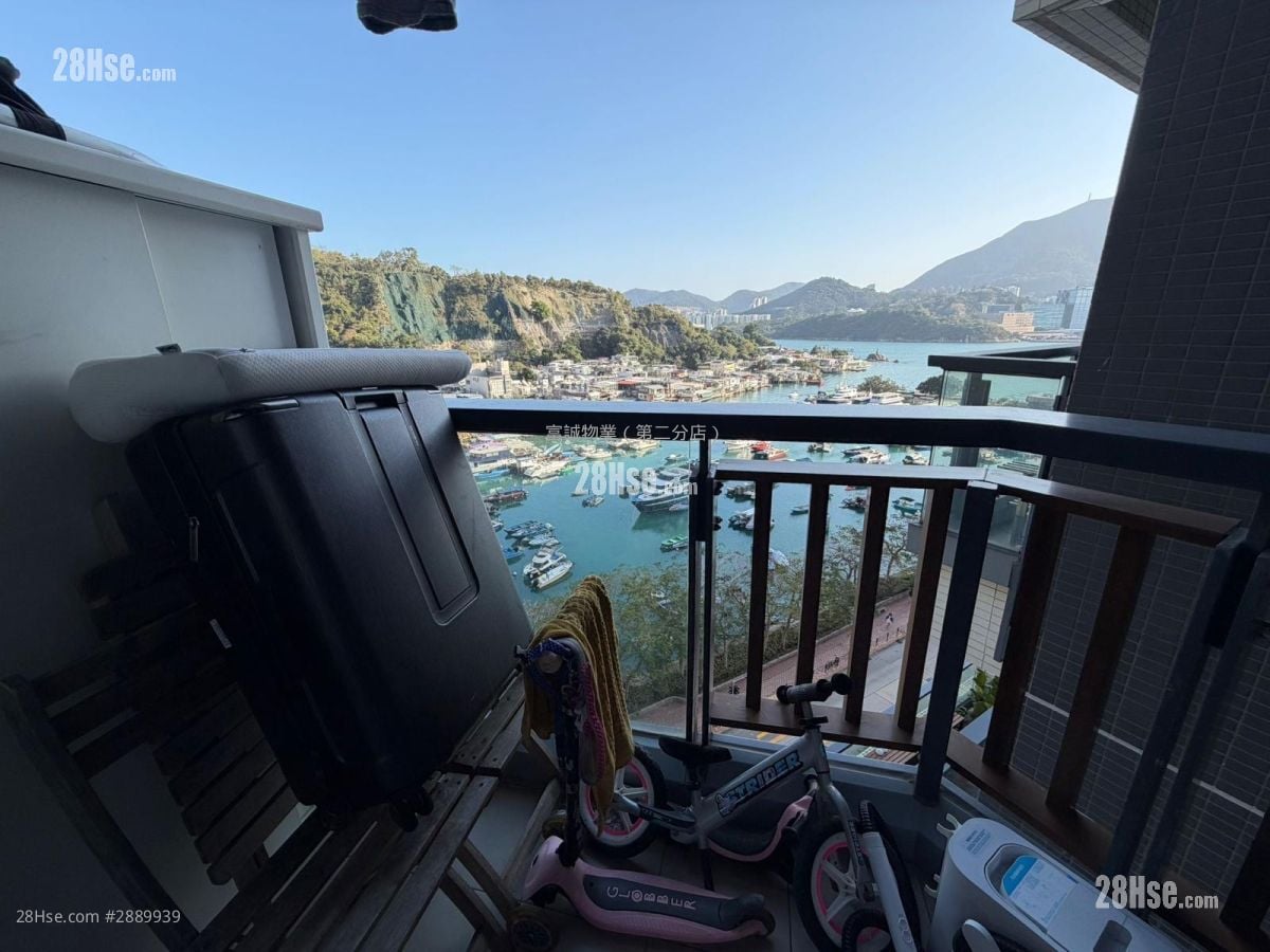 Canaryside Rental 2 Bedrooms , 2 Bathrooms 636 ft²