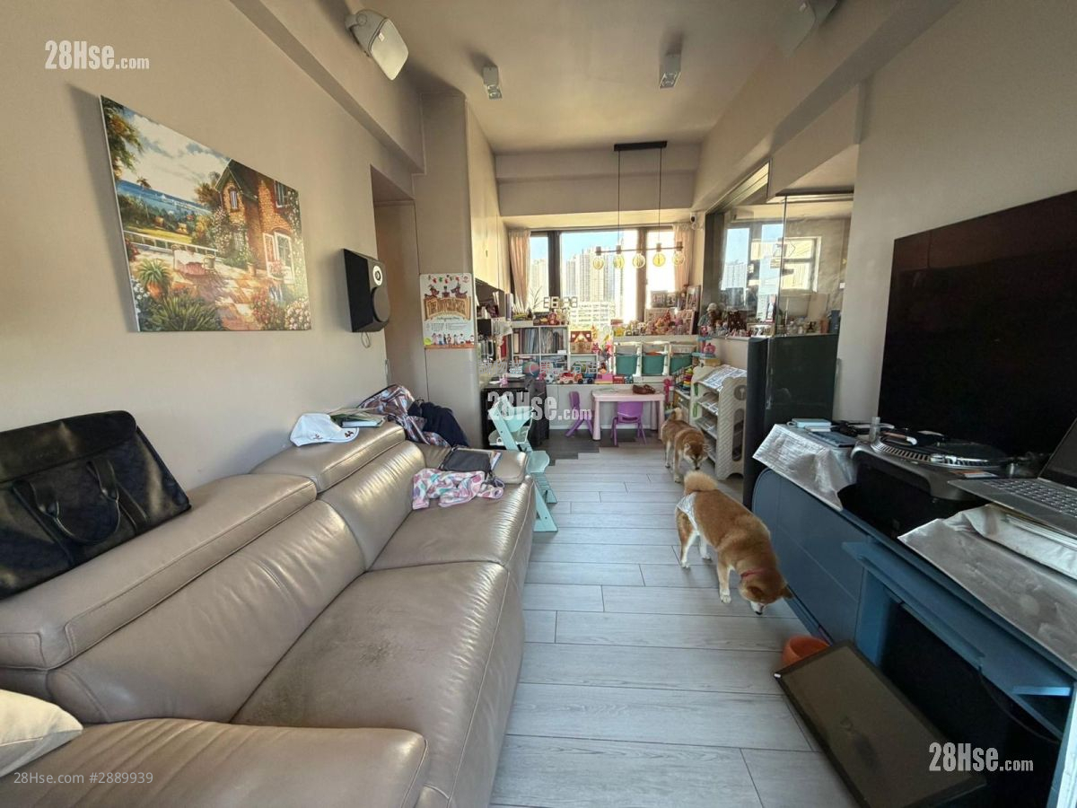 Canaryside Rental 2 Bedrooms , 2 Bathrooms 636 ft²