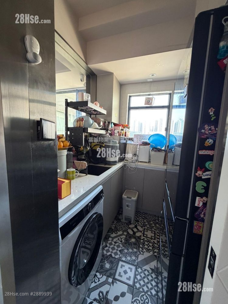 Canaryside Rental 2 Bedrooms , 2 Bathrooms 636 ft²