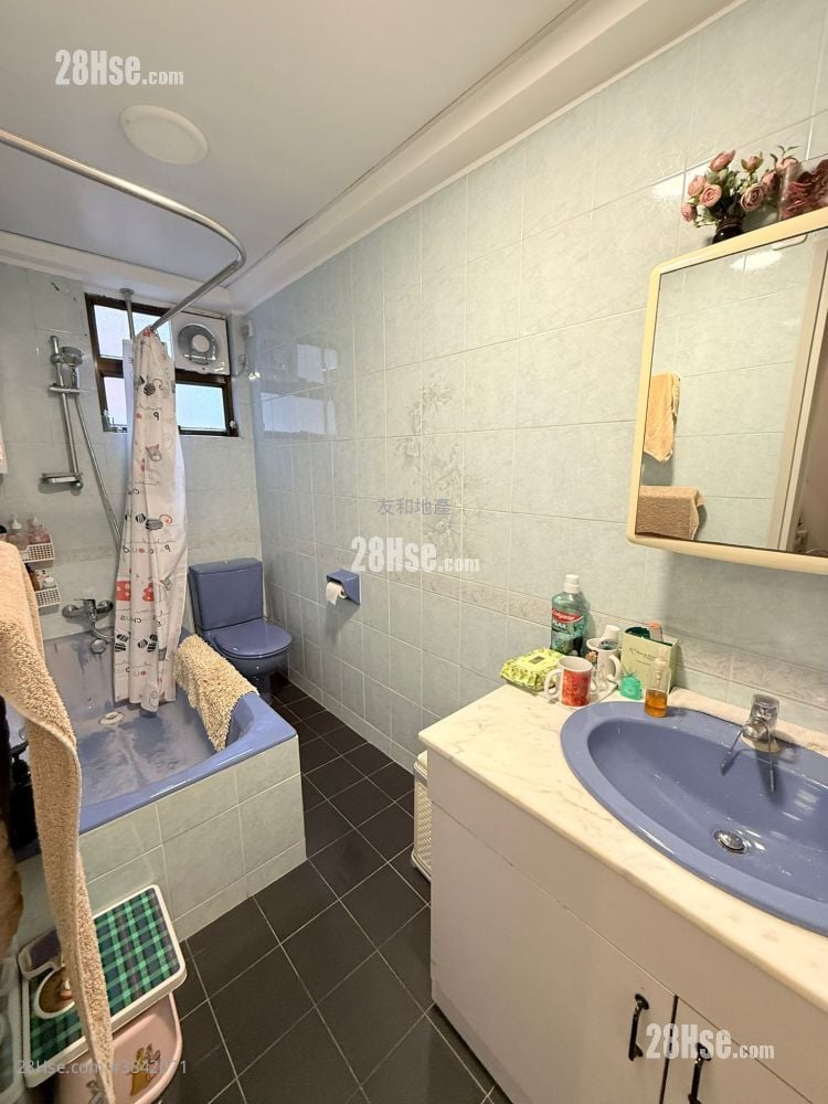 King's Court Sell 3 Bedrooms , 2 Bathrooms 1,060 ft²