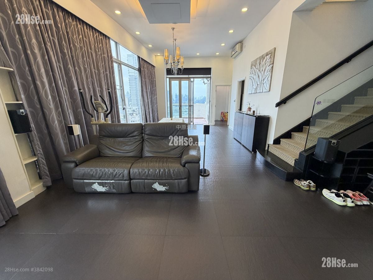 University Court Sell 4 Bedrooms , 4 Bathrooms 1,797 ft²