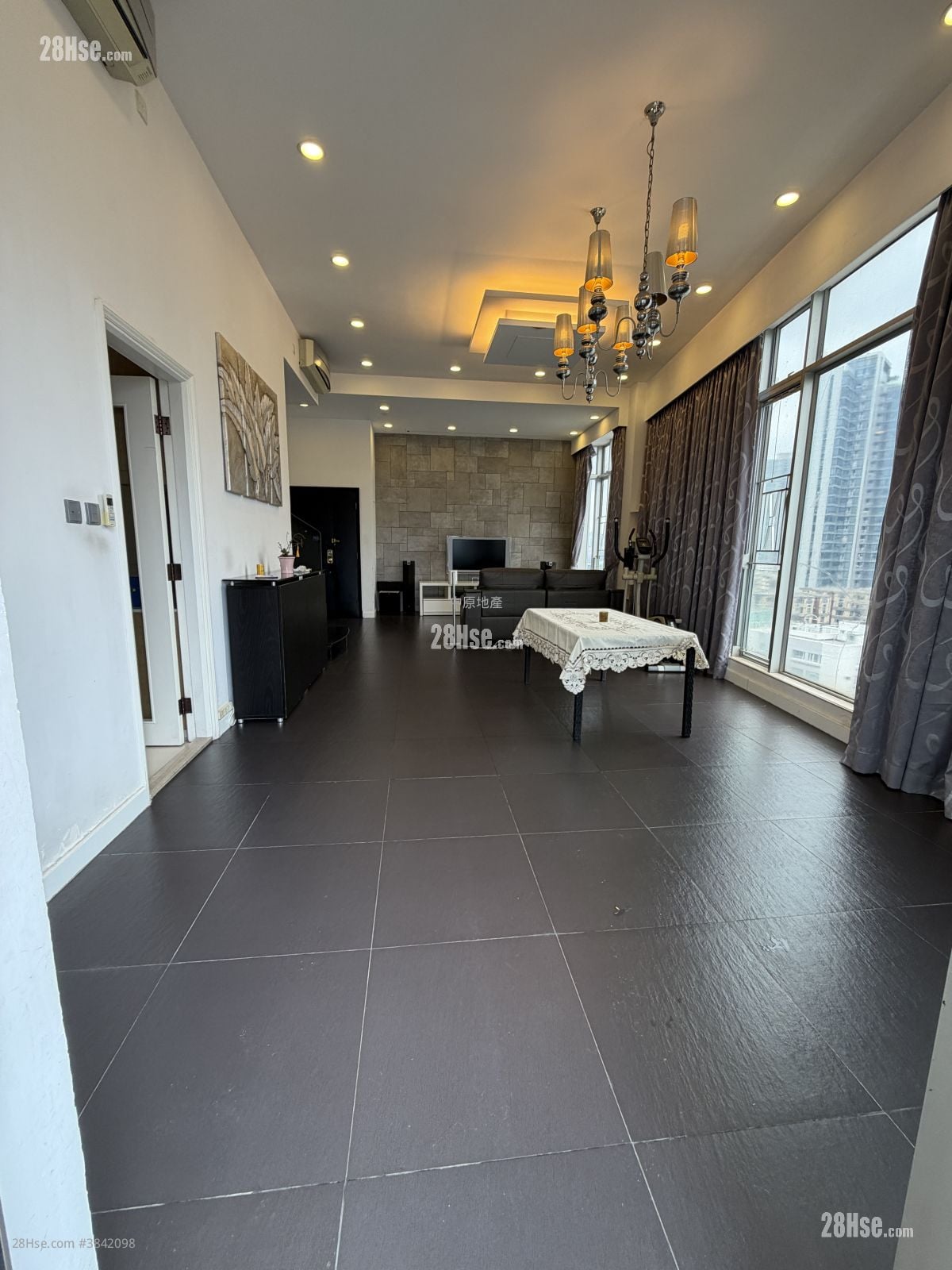 University Court Sell 4 Bedrooms , 4 Bathrooms 1,797 ft²