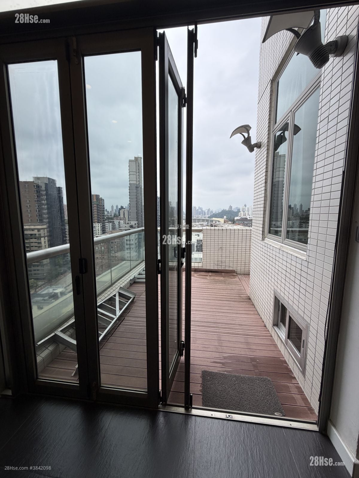 University Court Sell 4 Bedrooms , 4 Bathrooms 1,797 ft²