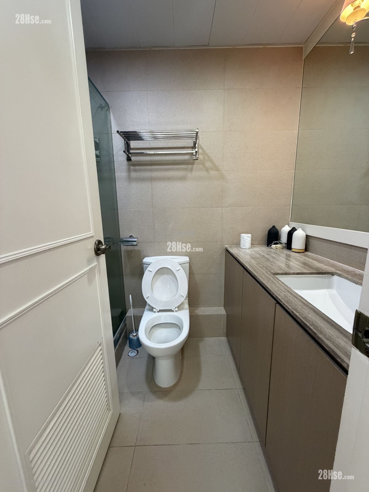 University Court Sell 4 Bedrooms , 4 Bathrooms 1,797 ft²