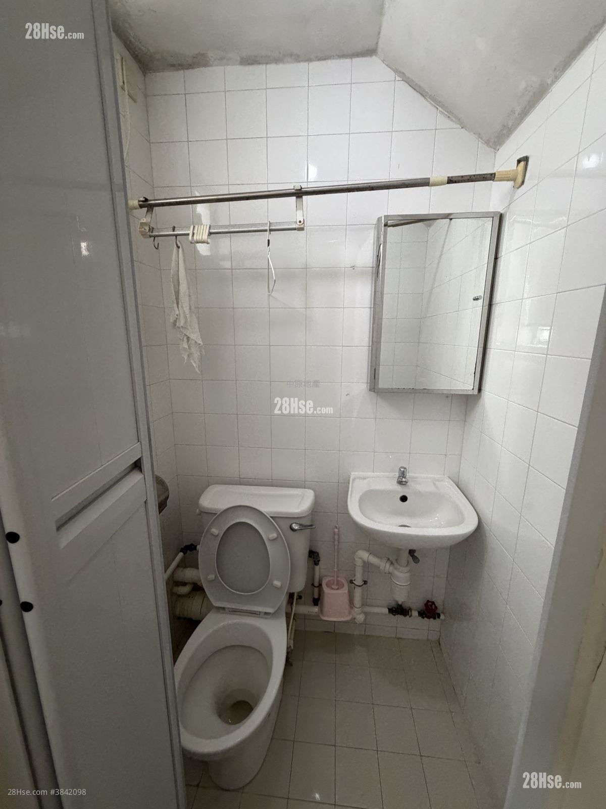 University Court Sell 4 Bedrooms , 4 Bathrooms 1,797 ft²