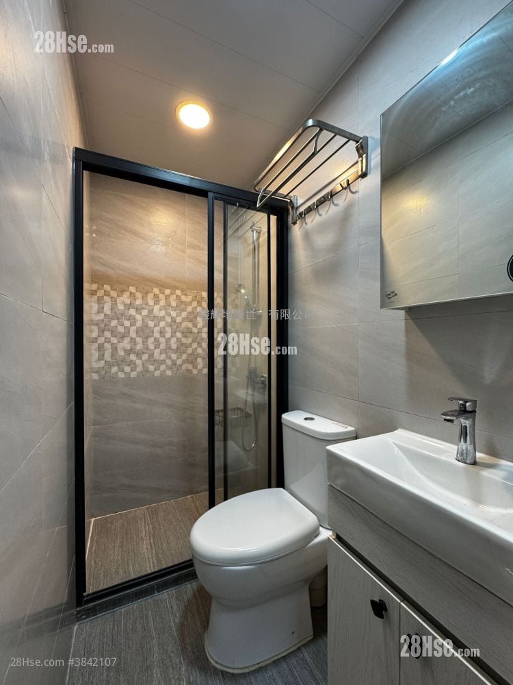 Bowling Street 11A Rental Studio , 1 Bathroom 170 ft²