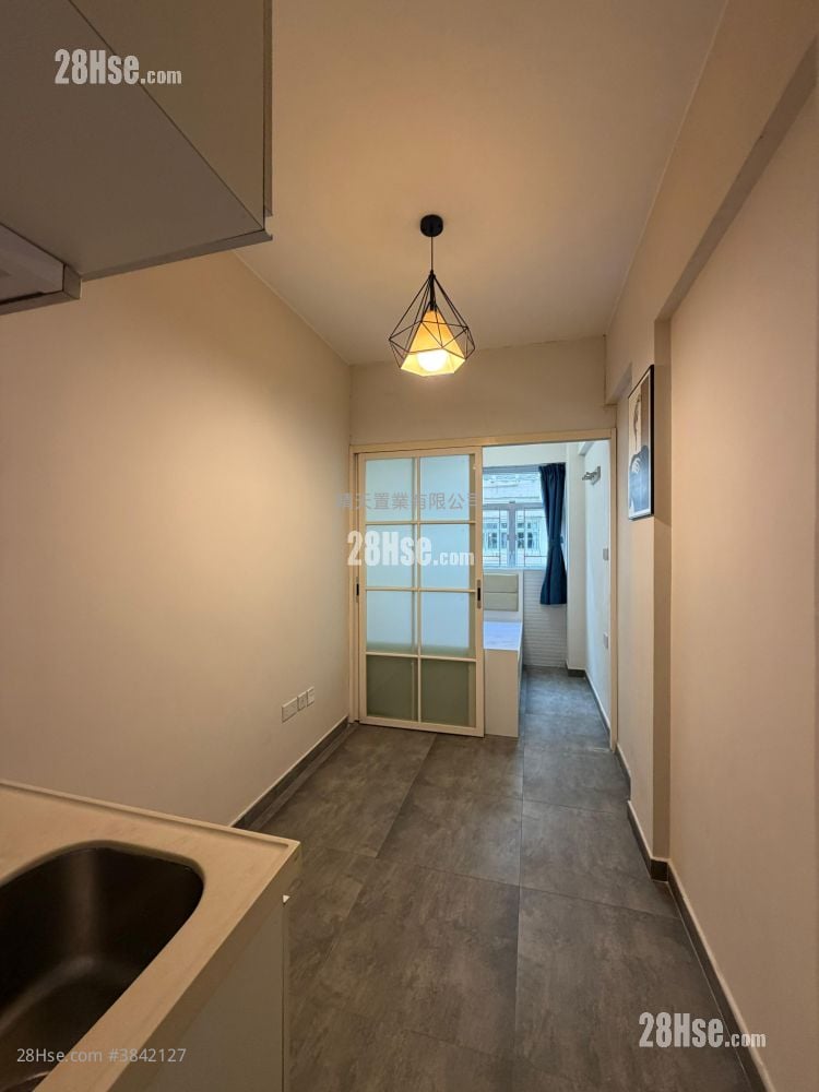 Man Fai Building Rental 1 Bedroom , 1 Bathroom 160 ft²