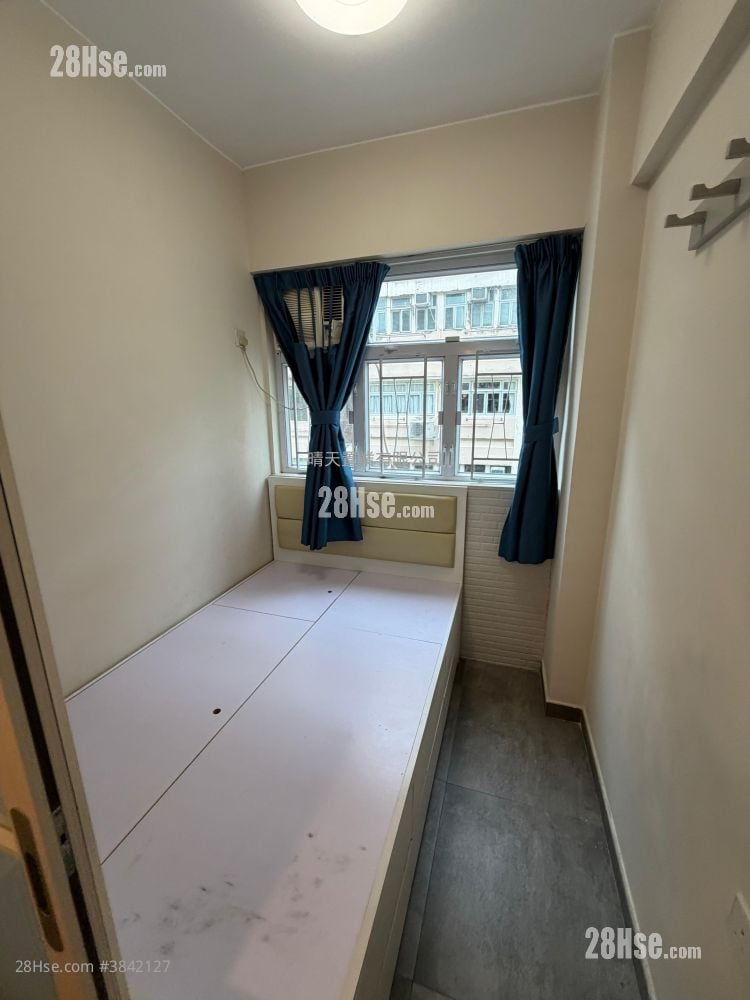 Man Fai Building Rental 1 Bedroom , 1 Bathroom 160 ft²