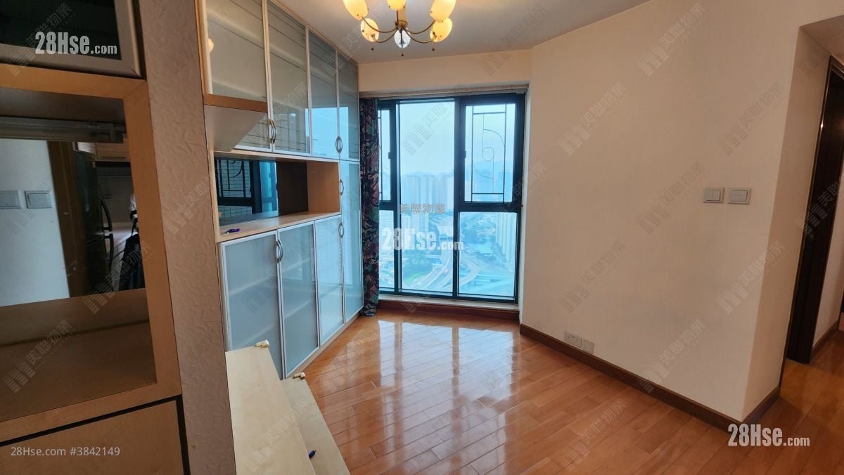 Galaxia Rental 3 Bedrooms , 1 Bathroom 517 ft²