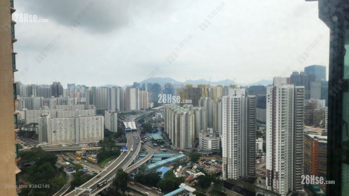 Galaxia Rental 3 Bedrooms , 1 Bathroom 517 ft²