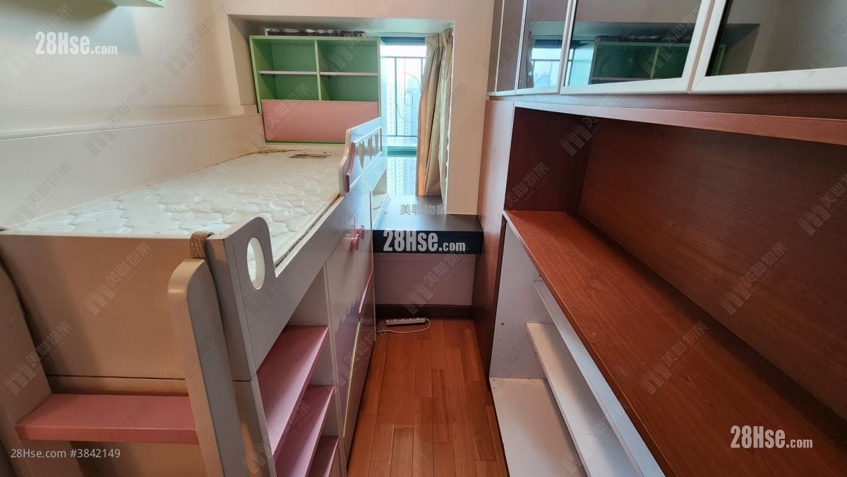 Galaxia Rental 3 Bedrooms , 1 Bathroom 517 ft²