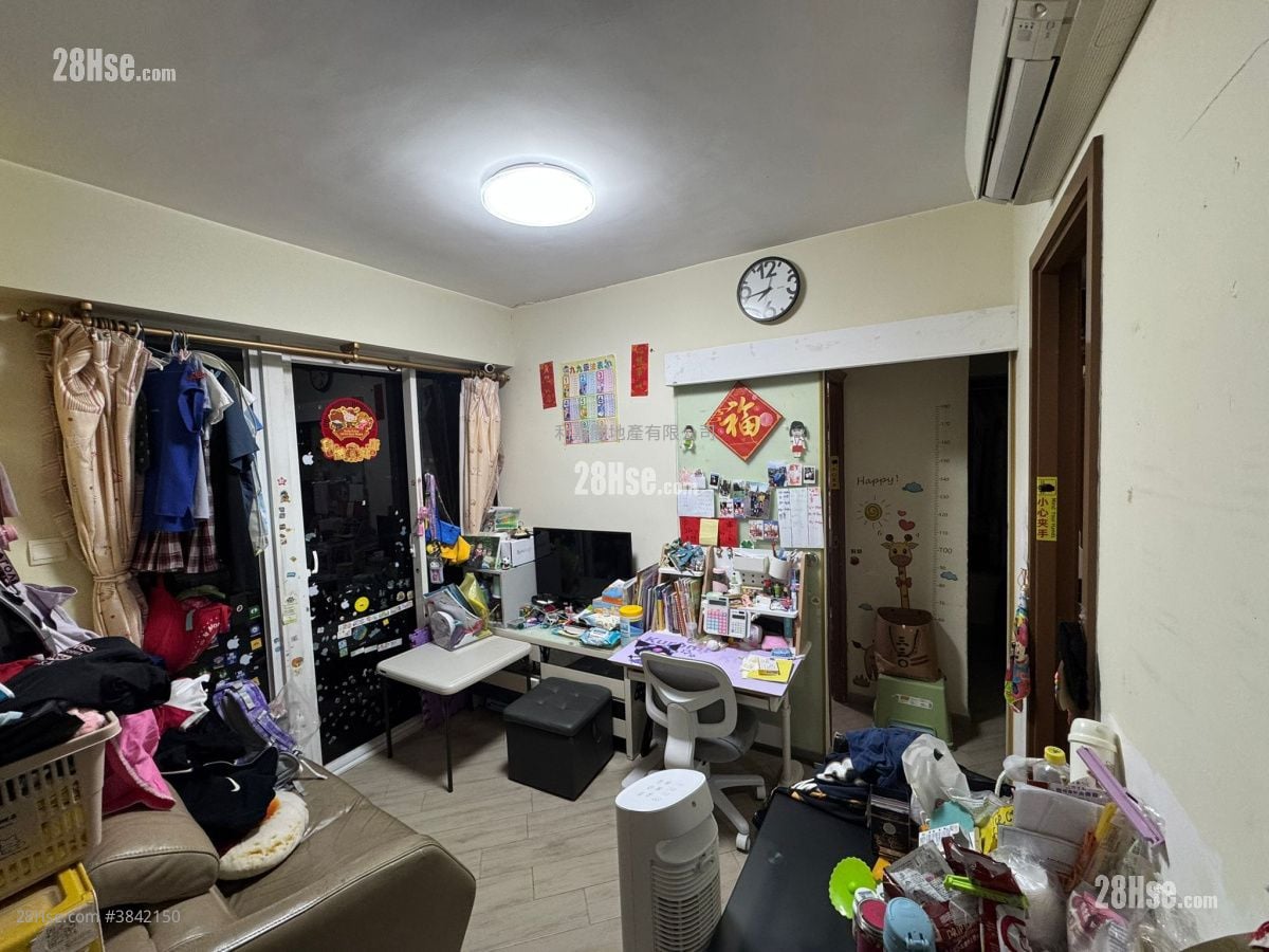 新港豪庭 售盤 2 房 , 1 浴室 348 平方呎