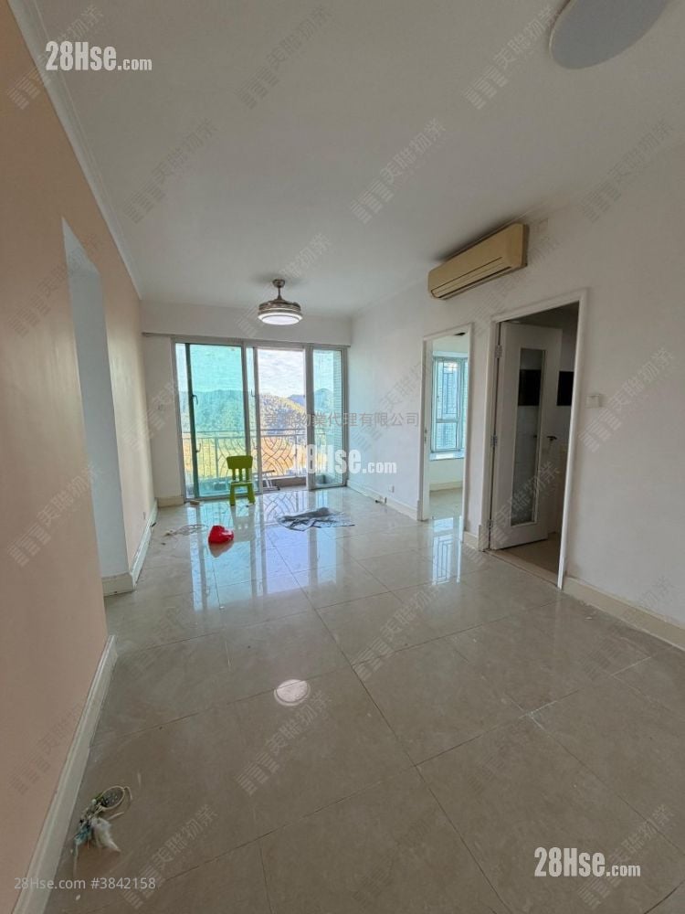 The Capitol Sell 3 Bedrooms , 2 Bathrooms 704 ft²