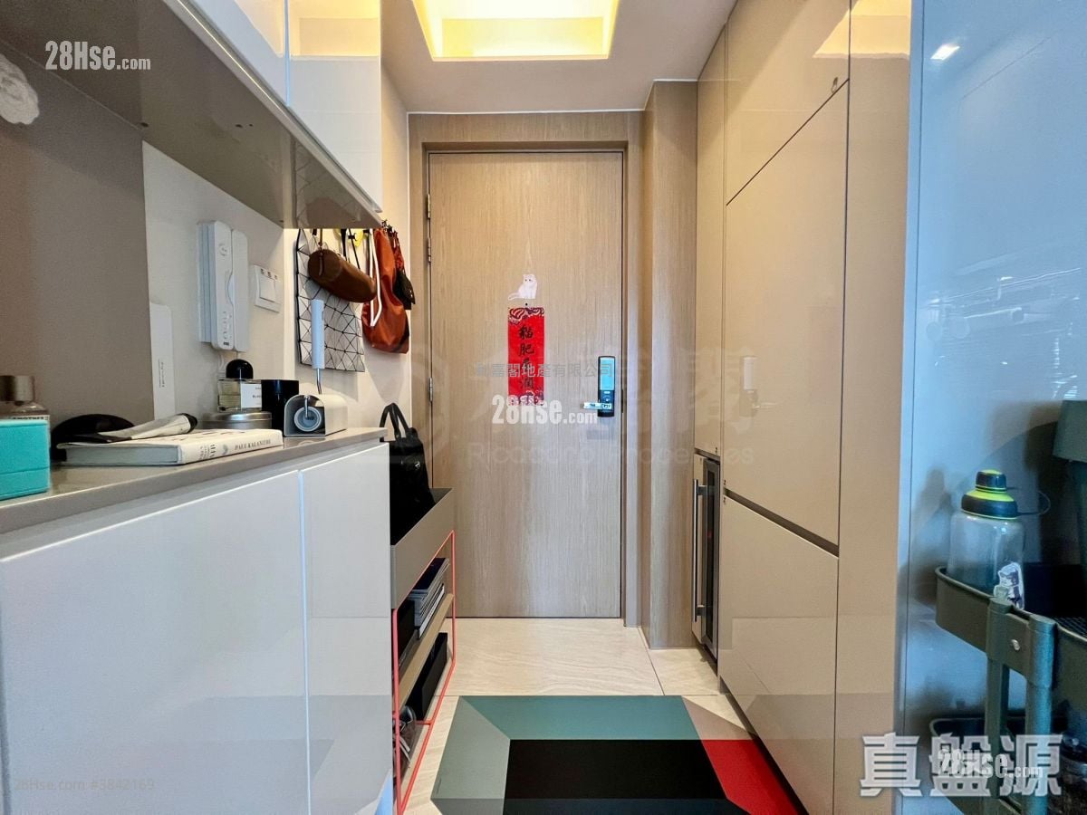 King's Hill Sell 1 Bedroom , 1 Bathroom 353 ft²
