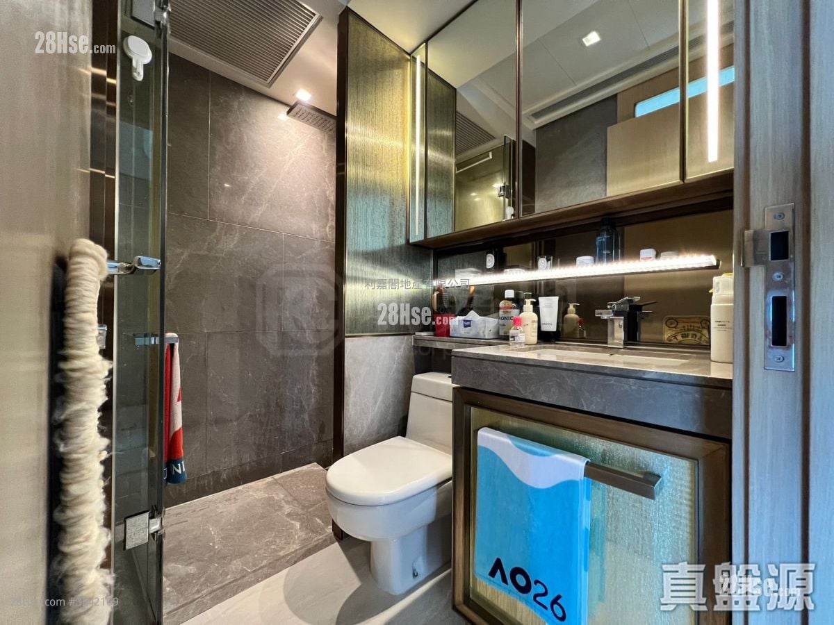 King's Hill Sell 1 Bedroom , 1 Bathroom 353 ft²