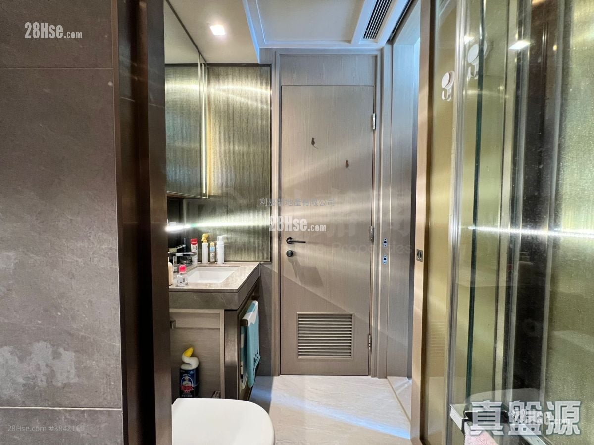 King's Hill Sell 1 Bedroom , 1 Bathroom 353 ft²