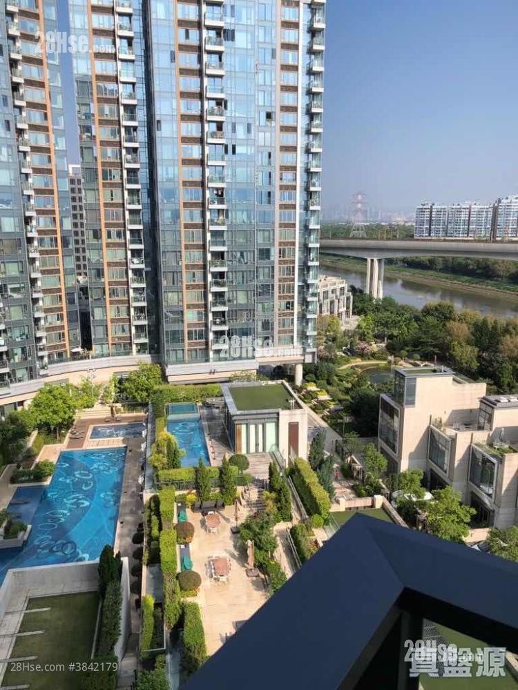 Riva Sell 3 Bedrooms , 2 Bathrooms 696 ft²