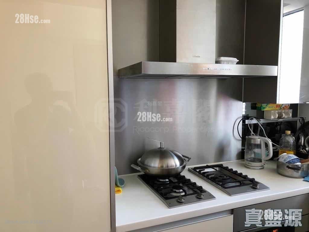 Riva Sell 3 Bedrooms , 2 Bathrooms 696 ft²